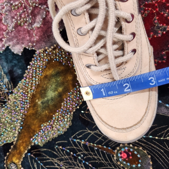 Cabela's Shoes - Picture 10 of 11